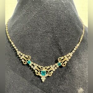 Vtg: Victorian -Art Deco Aquamarine & Clear Rhinestone Open Scroll V Necklace